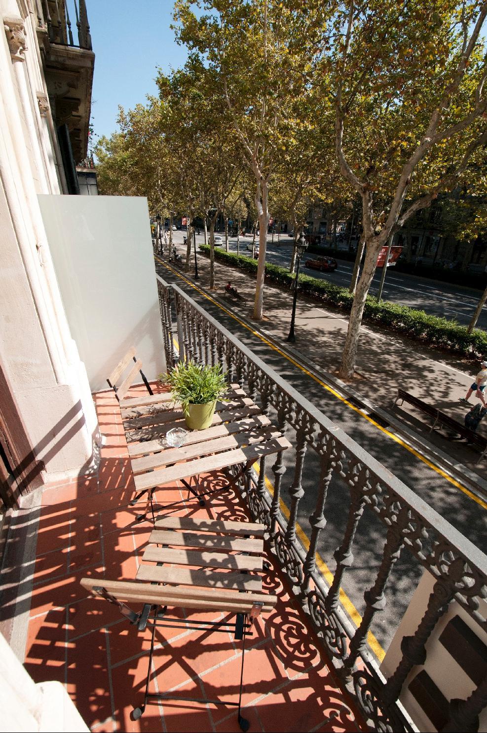 بيت ضيافة هوستال لايف برشلونة المظهر الخارجي الصورة